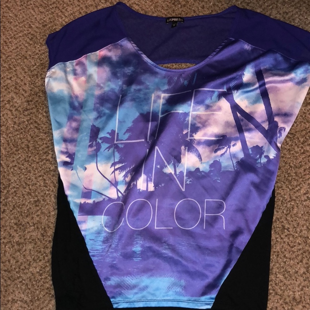 EXPRESS tee size XS like new “LIFE IN COLOR”